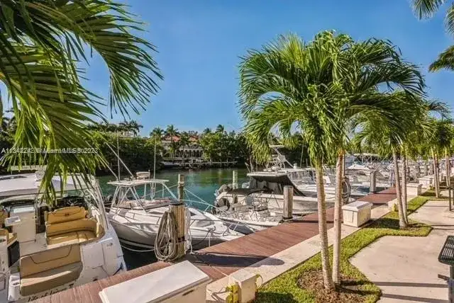 90 Edgewater Dr, Coral Gables FL 33133 photo 2