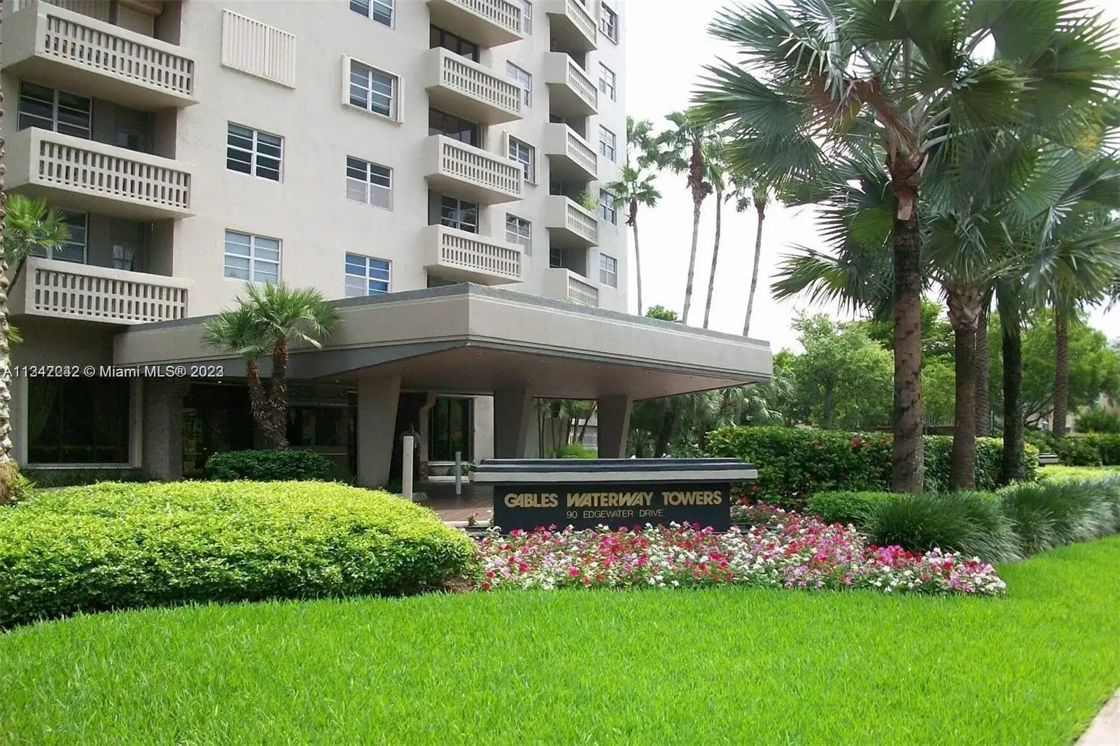 90 Edgewater Dr, Coral Gables FL 33133 photo 3