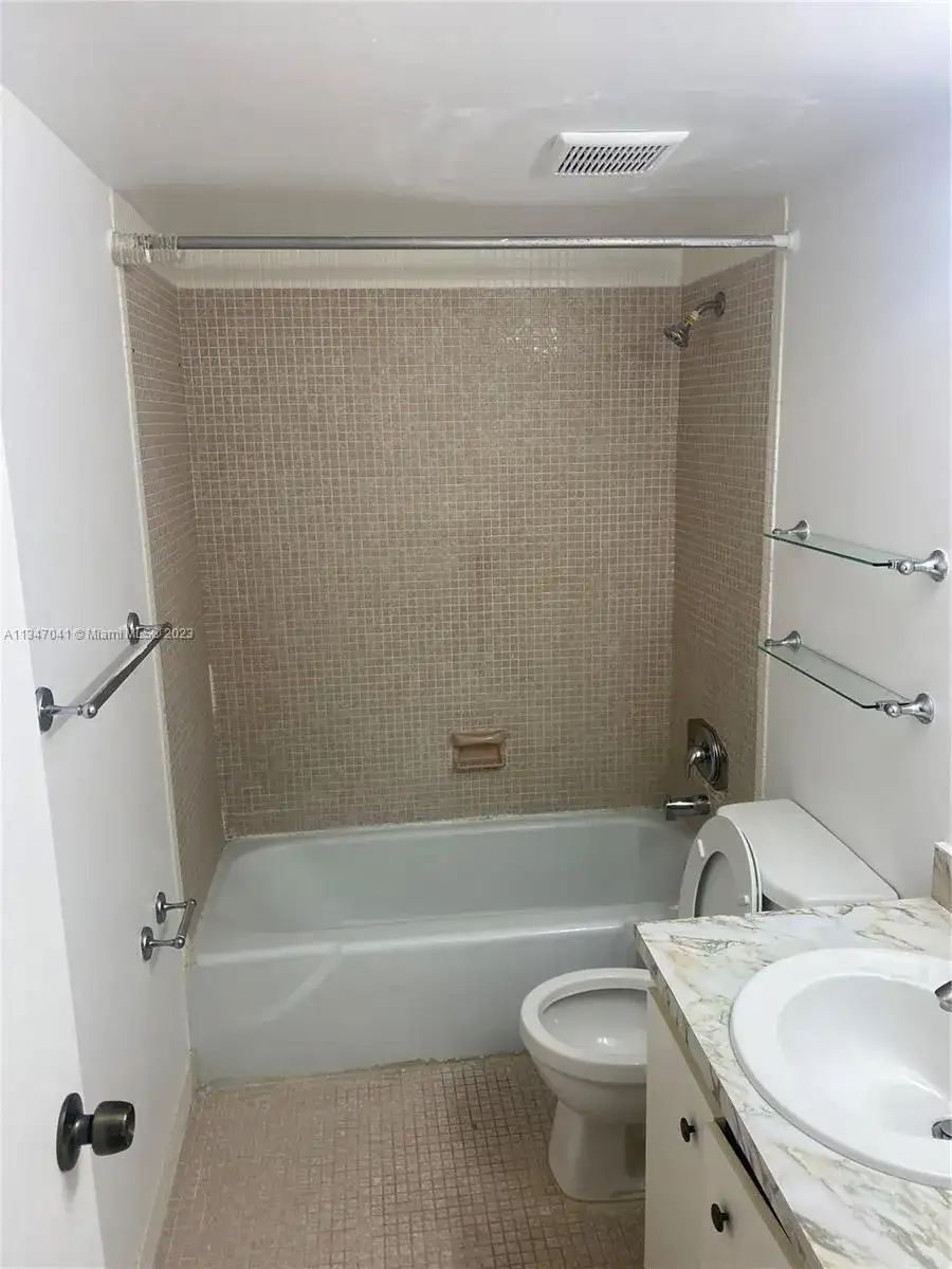 7201 Miami Lakes Dr # B14, Miami Lakes FL 33014 photo 5