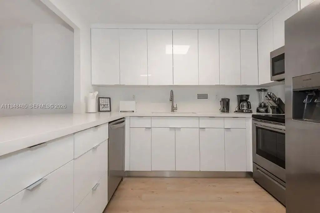 2301 Collins Ave # 927, Miami Beach FL 33139 photo 2