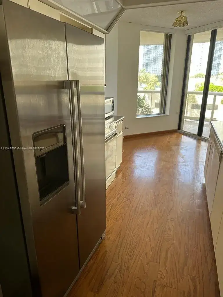 20191 E Country Club Dr # 403, Aventura FL 33180 photo 2
