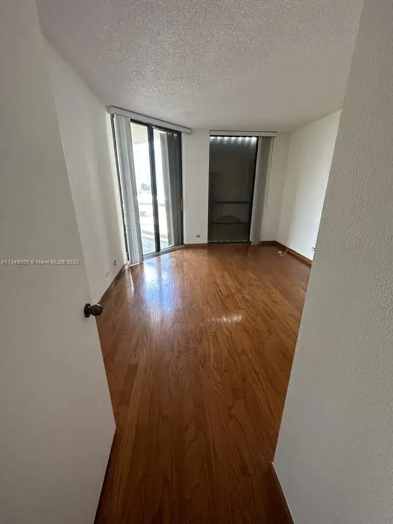 20191 E Country Club Dr # 403, Aventura FL 33180 photo 3