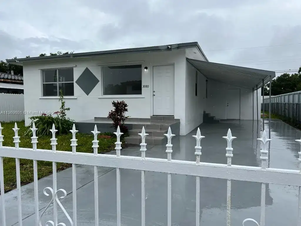 3080 NW 48th Ter, Miami FL 33142 photo 4