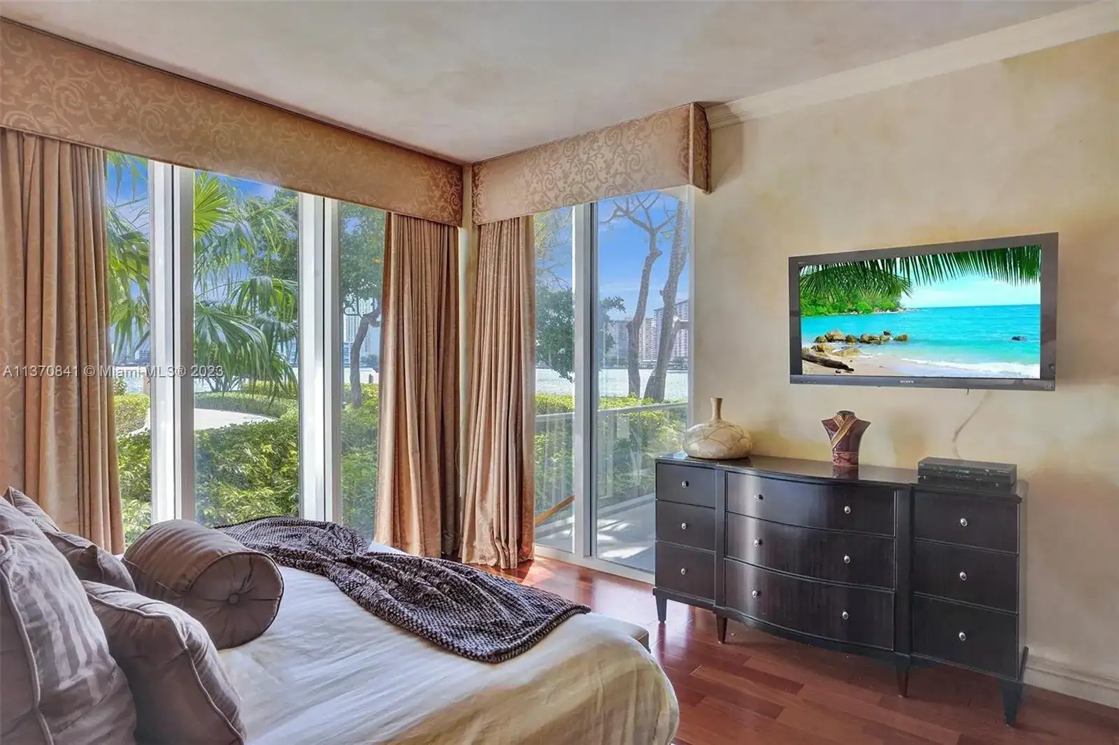 2600 Island Blvd # 101, Aventura FL 33160 photo 3