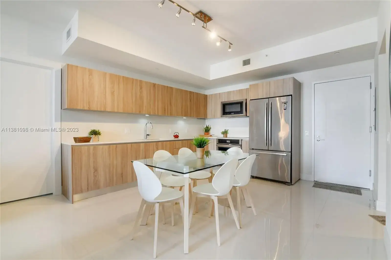 2960 NE 207th St # 804, Aventura FL 33180 photo 4