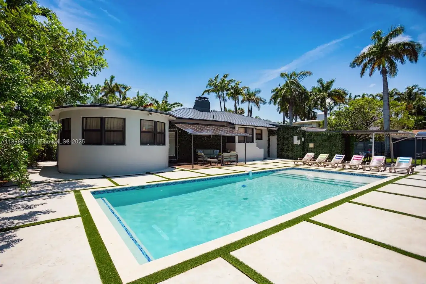 801 Harrison St, Hollywood FL 33019 photo 3