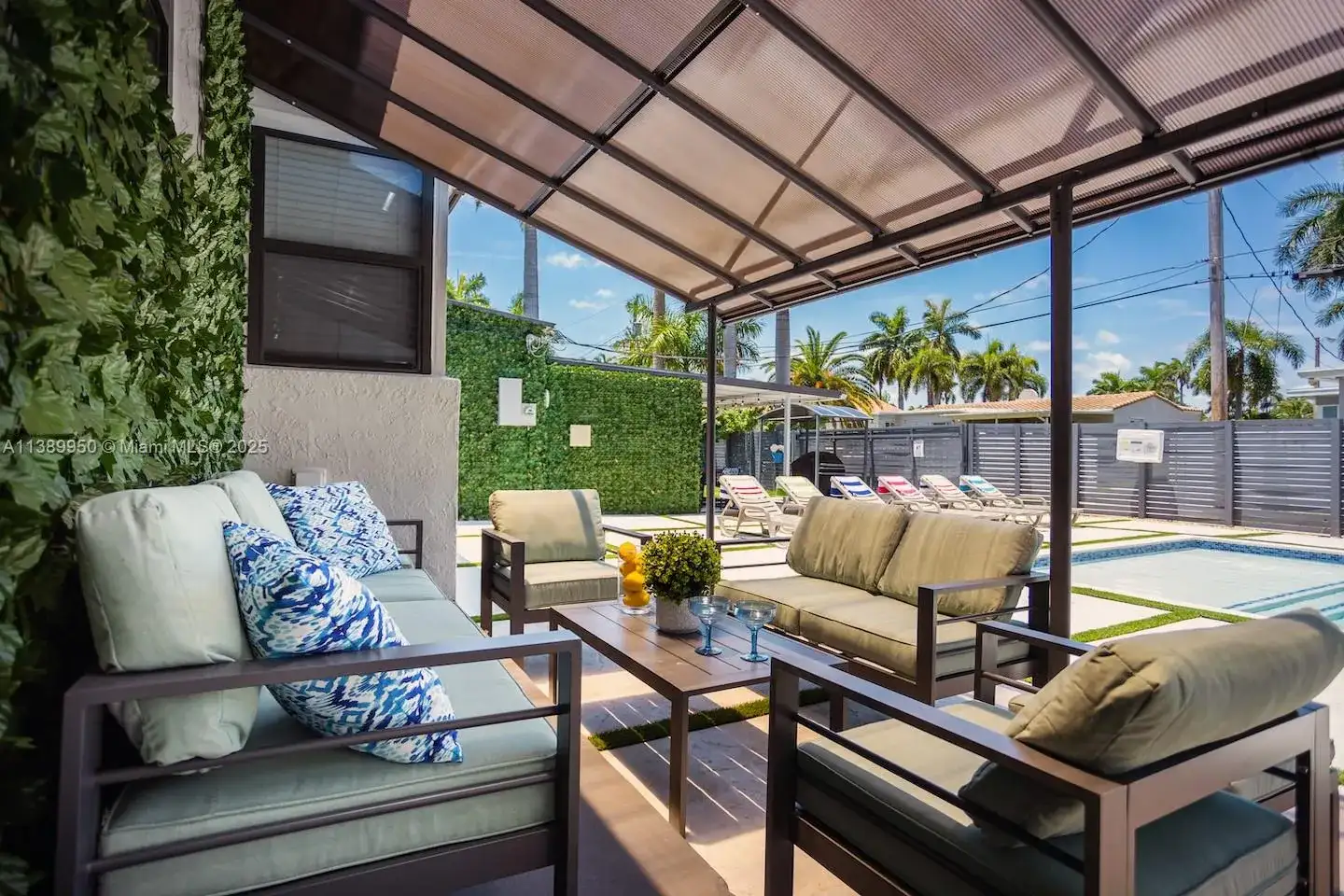 801 Harrison St, Hollywood FL 33019 photo 5