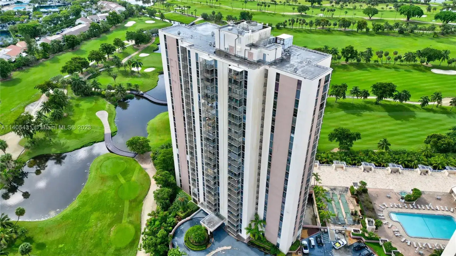 20367 W Country Club Dr # L25, Aventura FL 33180 photo 2
