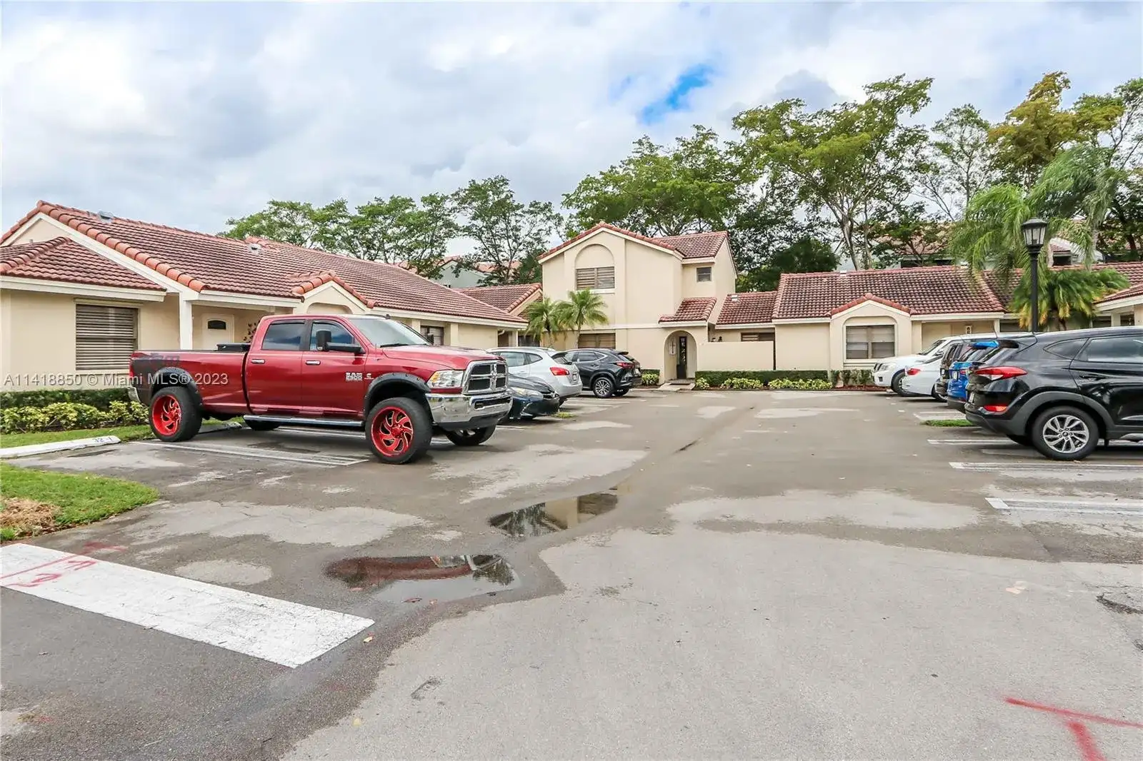 6111 NW 171st St, Hialeah FL 33015 photo 5