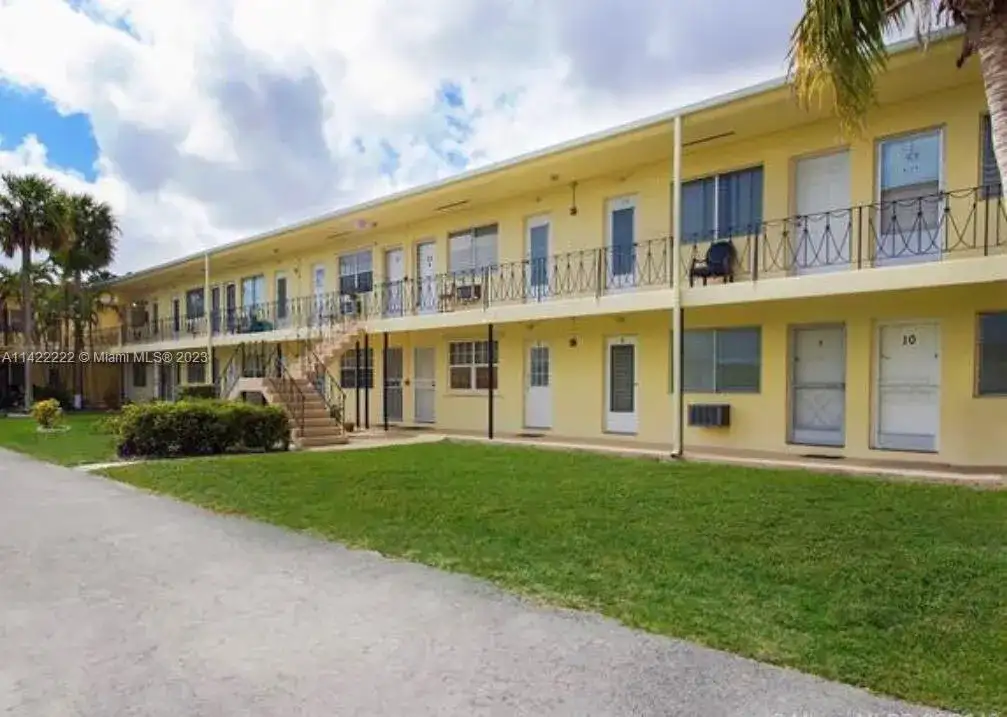 71 NW 76th St # 16, Miami FL 33150 photo 3