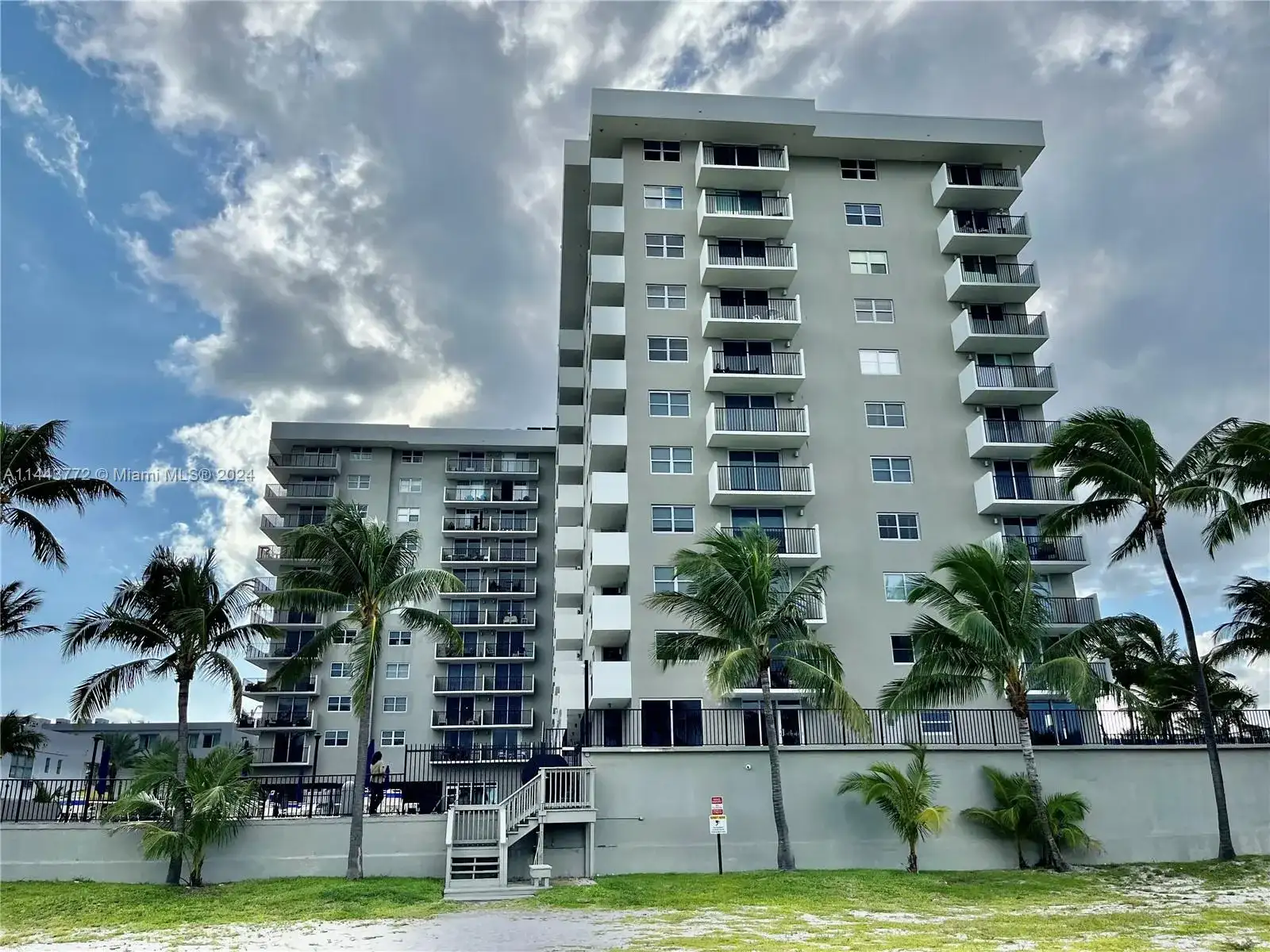 9273 Collins Ave # 507, Surfside FL 33154 photo 4