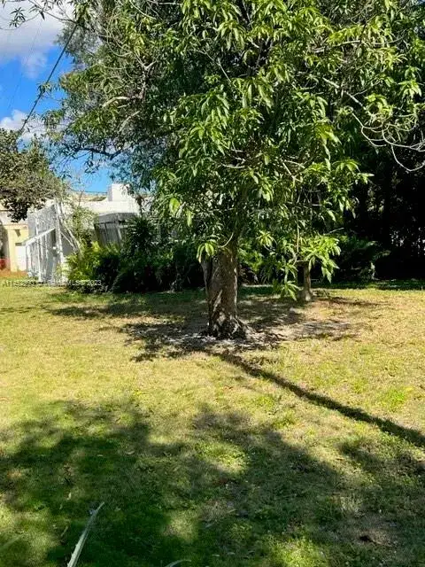 821 NE 120th St, Biscayne Park FL 33161 photo 2