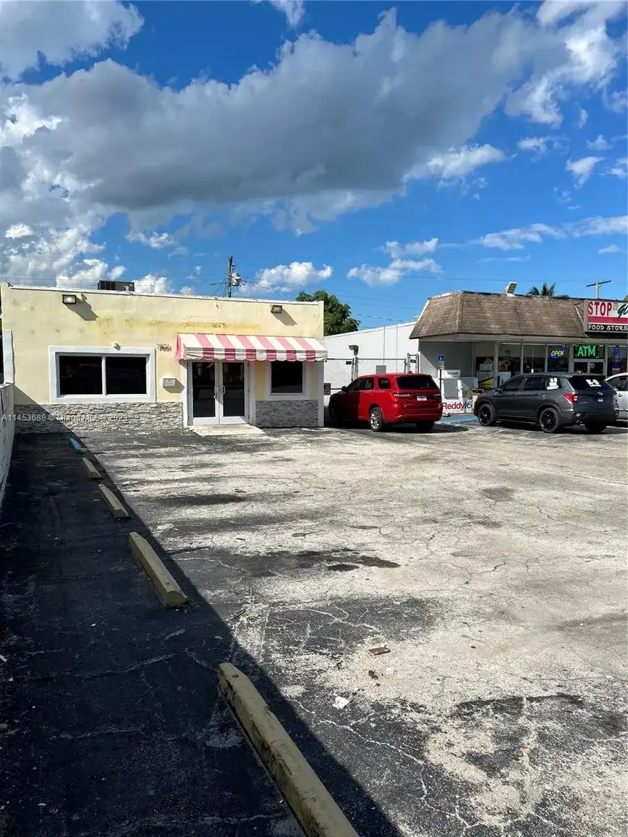 7801 Johnson St, Pembroke Pines FL 33024 photo 4