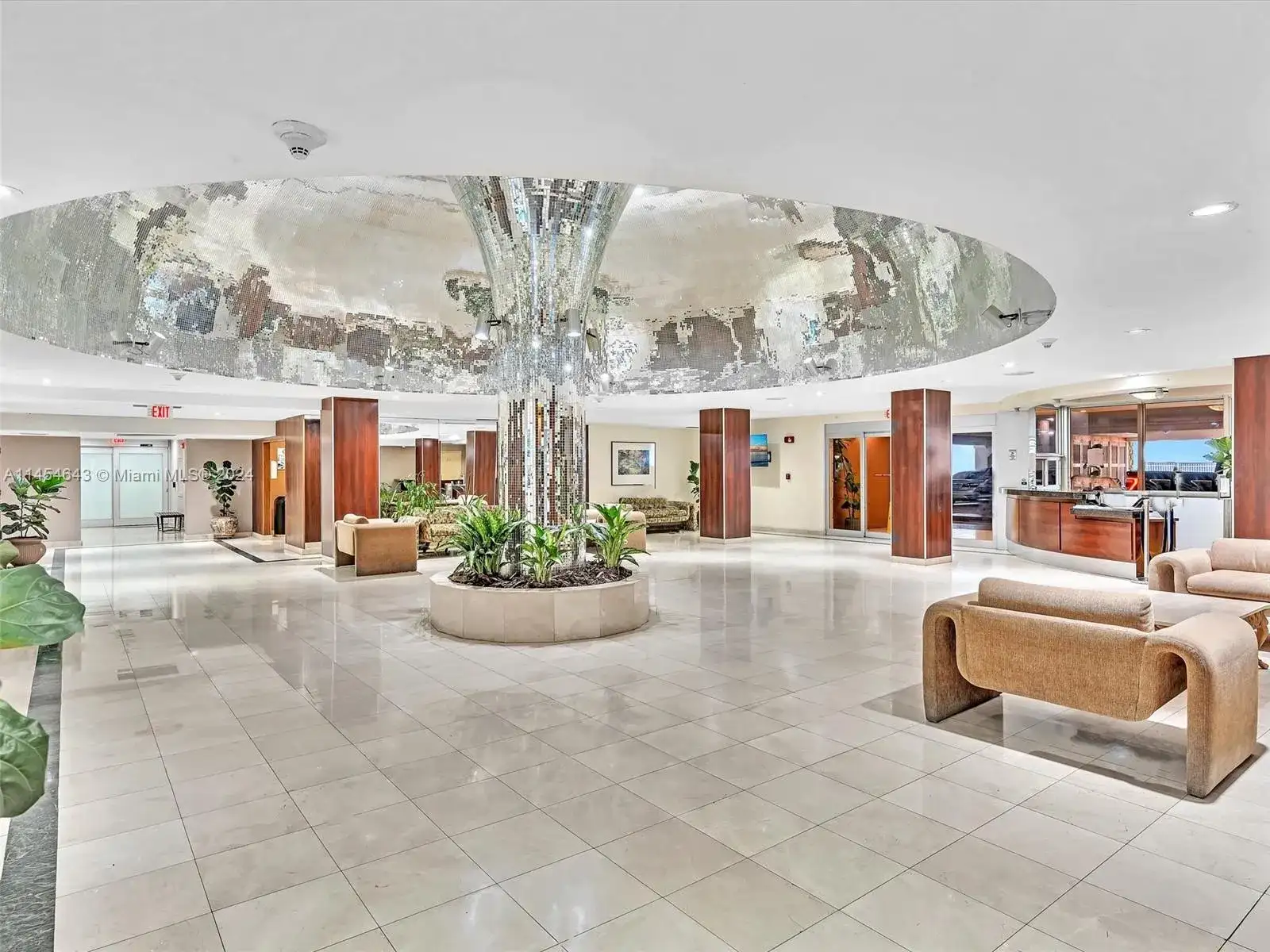 2655 Collins Ave # 706, Miami Beach FL 33140 photo 2
