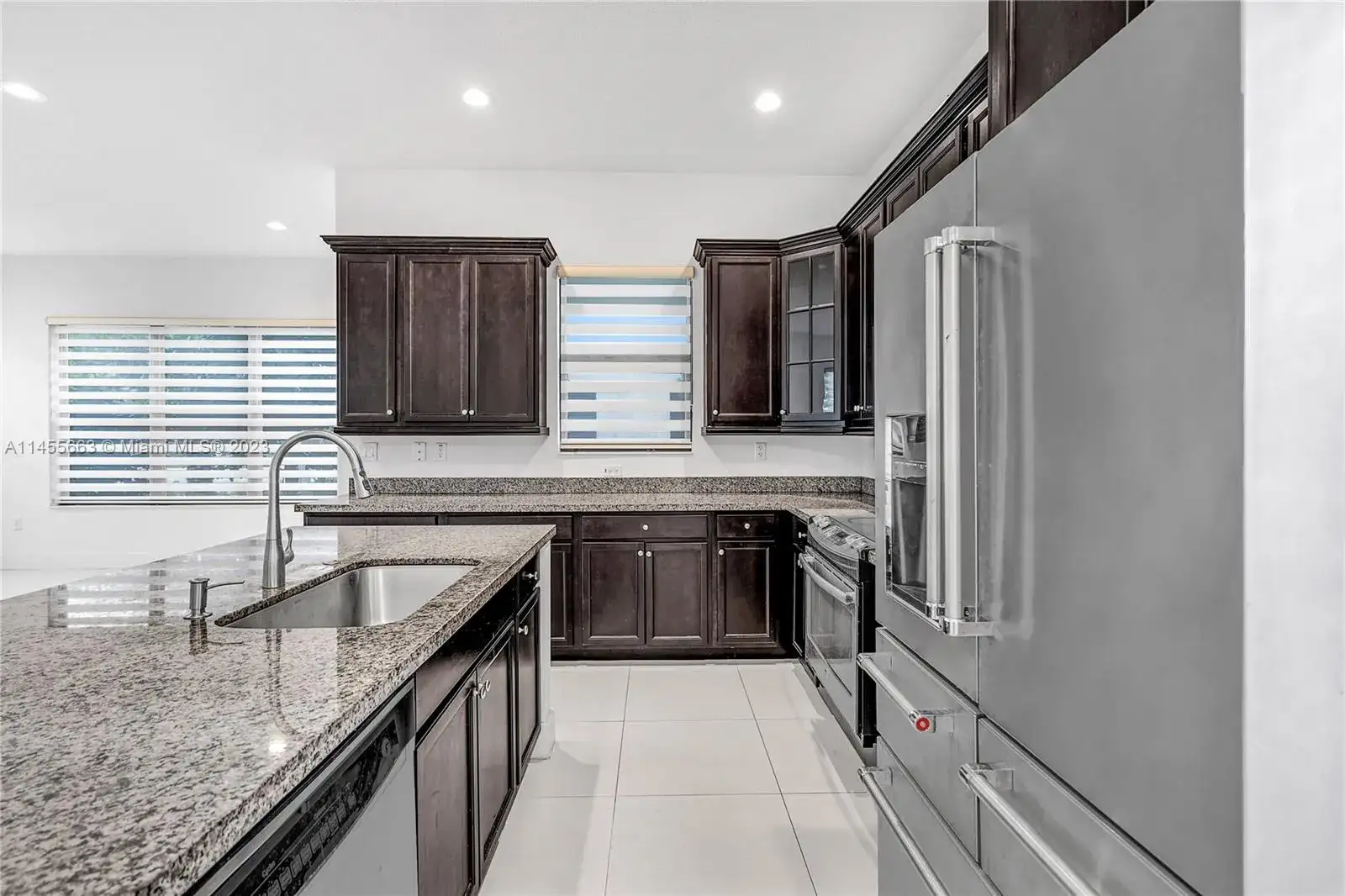 9881 W 34th Ave, Hialeah FL 33018 photo 5