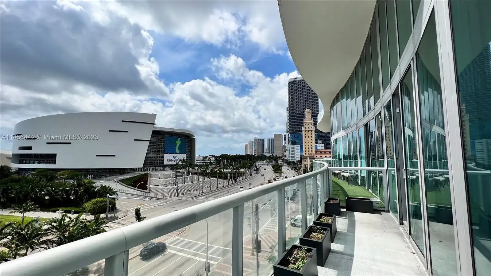 888 Biscayne  Blvd, Miami FL 33132 photo 2