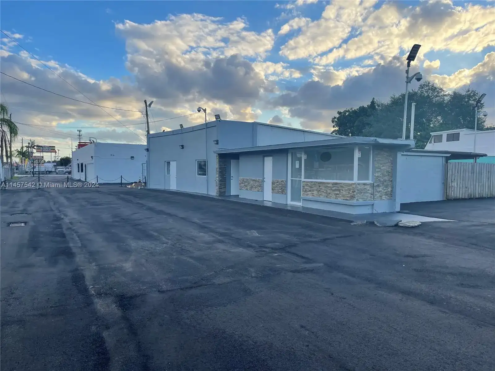 9800 NW 27th Ave, Miami FL 33147 photo 3
