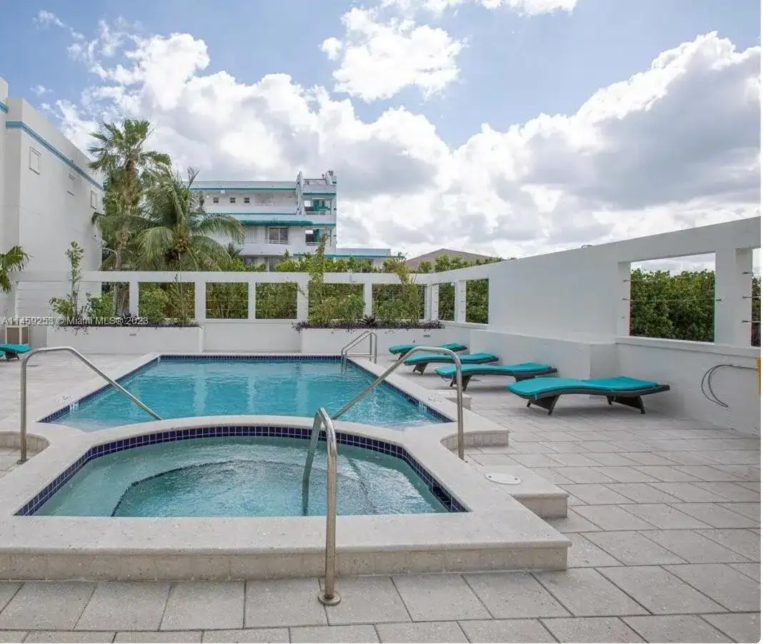 9172 Collins Ave # 212, Surfside FL 33154 photo 2