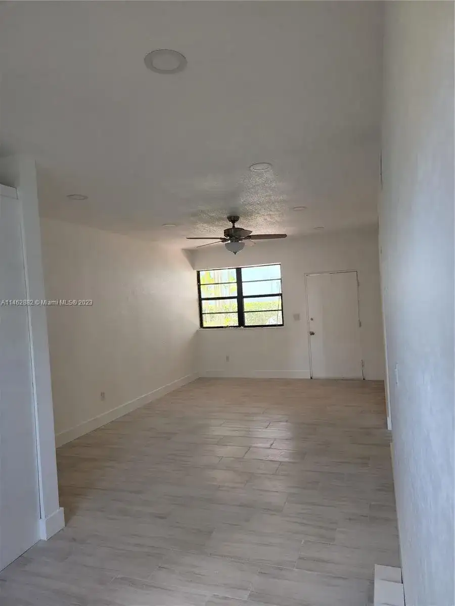 7710 Carlyle Ave # 4, Miami Beach FL 33141 photo 5