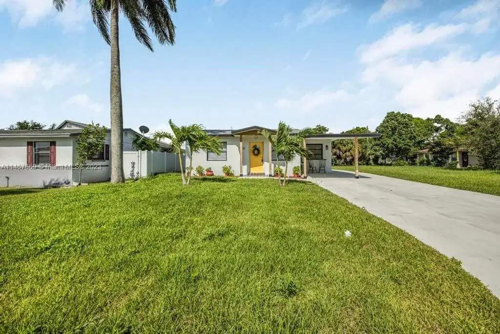 218 SW 10th Ave, Delray Beach FL 33444 photo 3