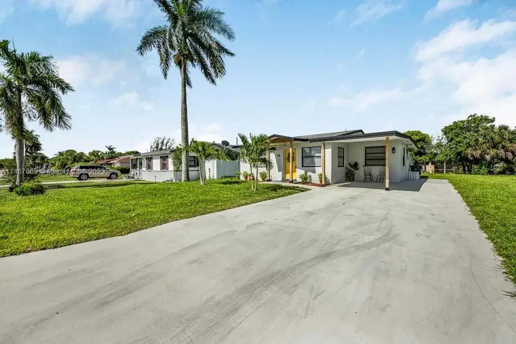 218 SW 10th Ave, Delray Beach FL 33444 photo 4