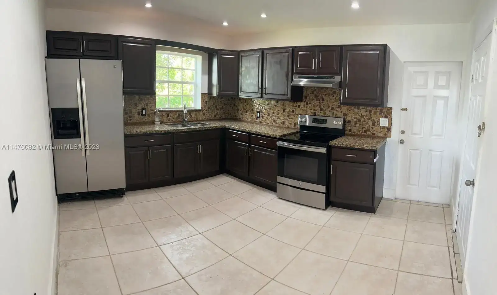 4001 NW 3rd St, Miami FL 33126 photo 2