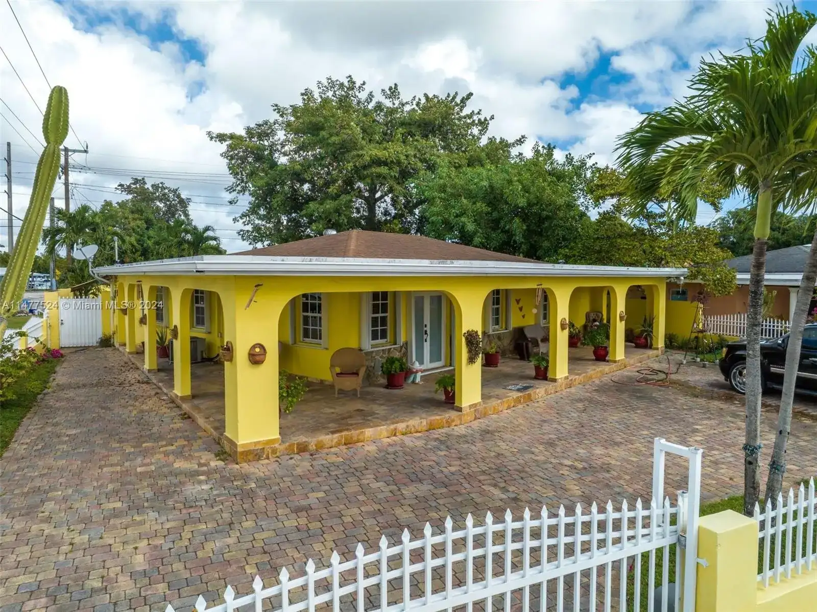 901 E 32nd St, Hialeah FL 33013 photo 4