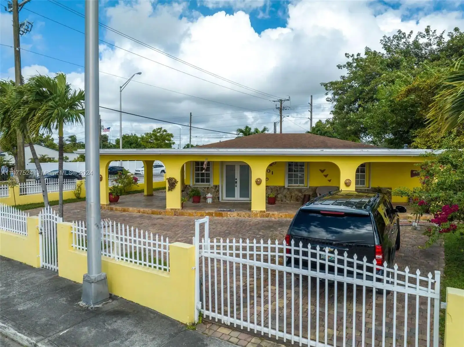 901 E 32nd St, Hialeah FL 33013 photo 5