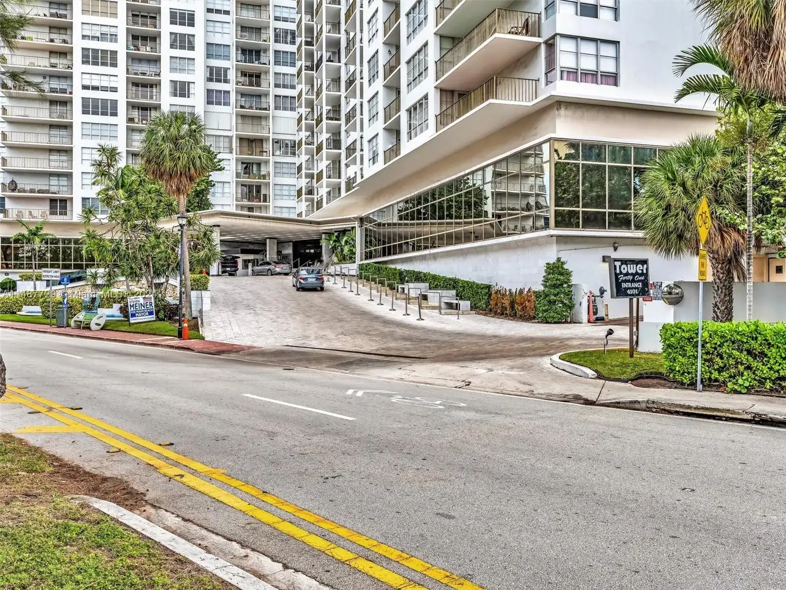 4101 Pine Tree Dr # 620, Miami Beach FL 33140 photo 2