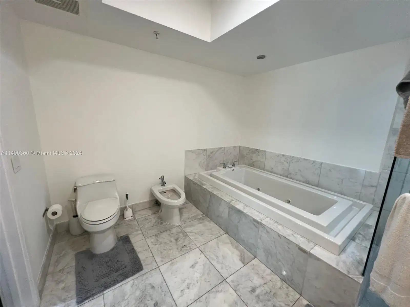 218 SE 14th Street # 1806, Miami FL 33131 photo 4