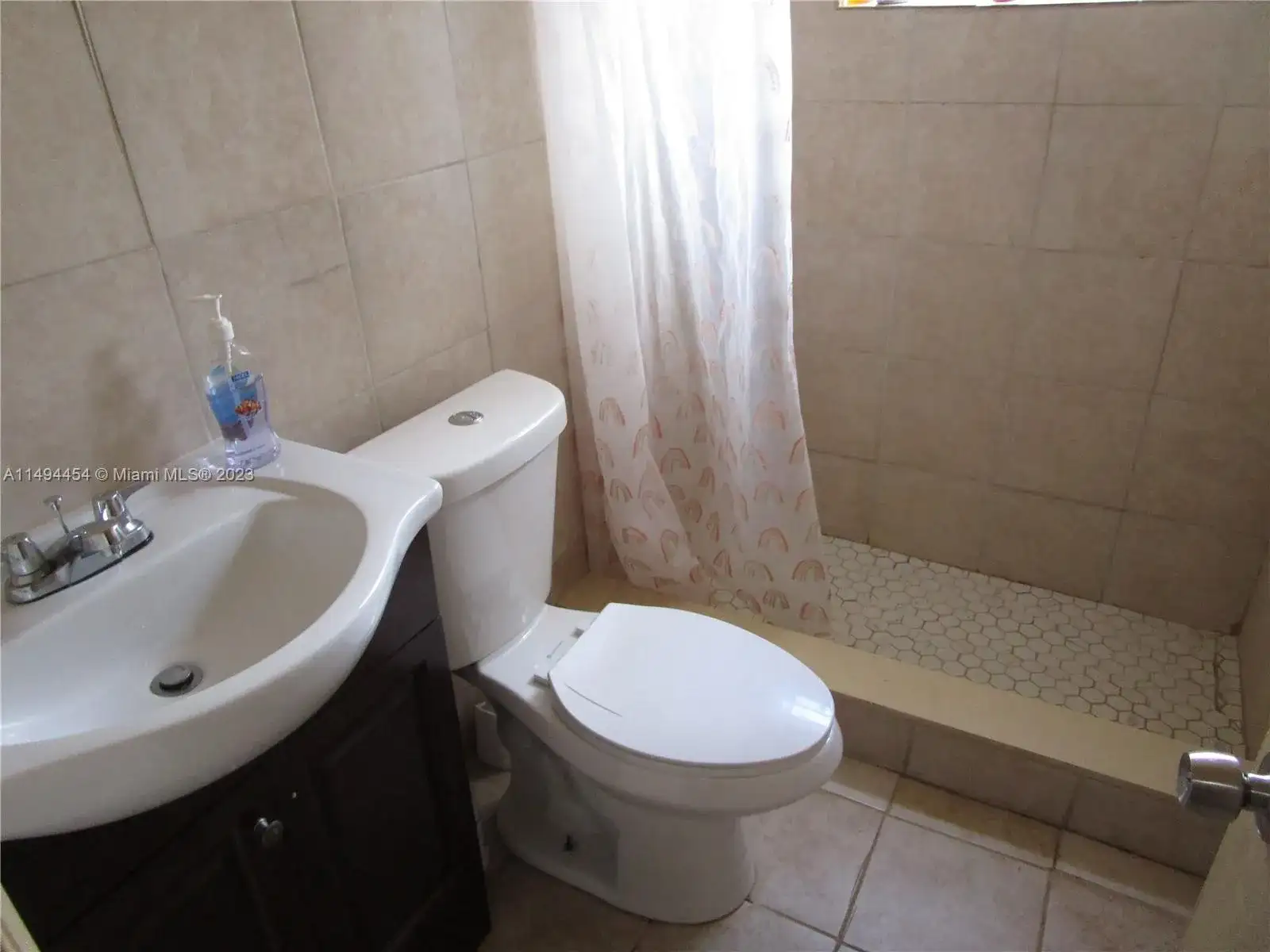 440 NE 174th St, North Miami Beach FL 33162 photo 2