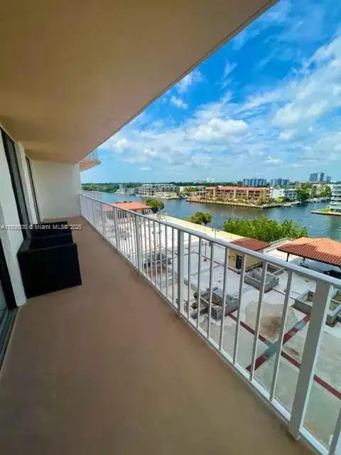 290 174th St # 702, Sunny Isles Beach FL 33160 photo 4
