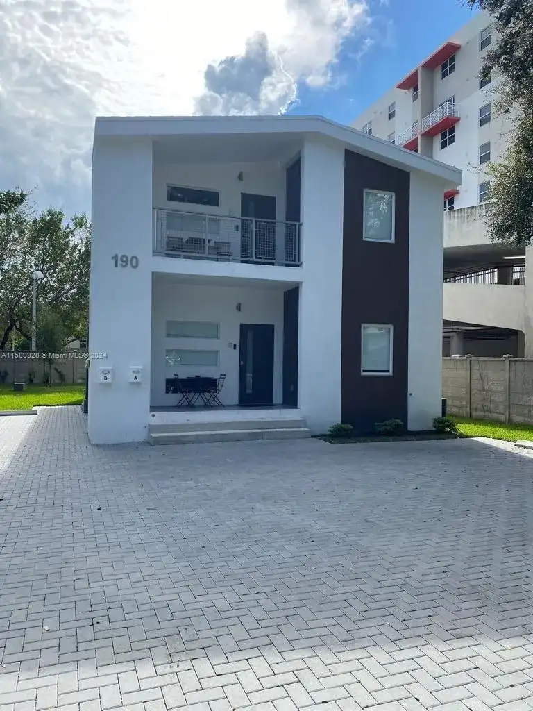 190 NW 57th St, Miami FL 33127 photo 3