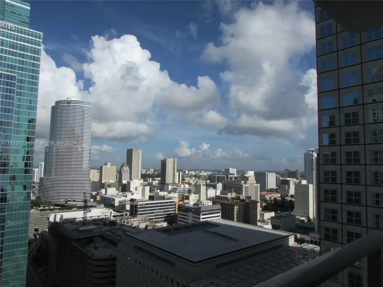 300 S Biscayne Blvd # 2709, Miami FL 33131 photo 3