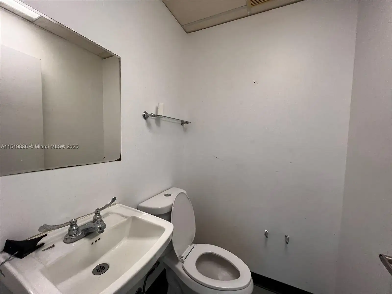 5975 W Sunrise Blvd # 208B, Sunrise FL 33313 photo 4