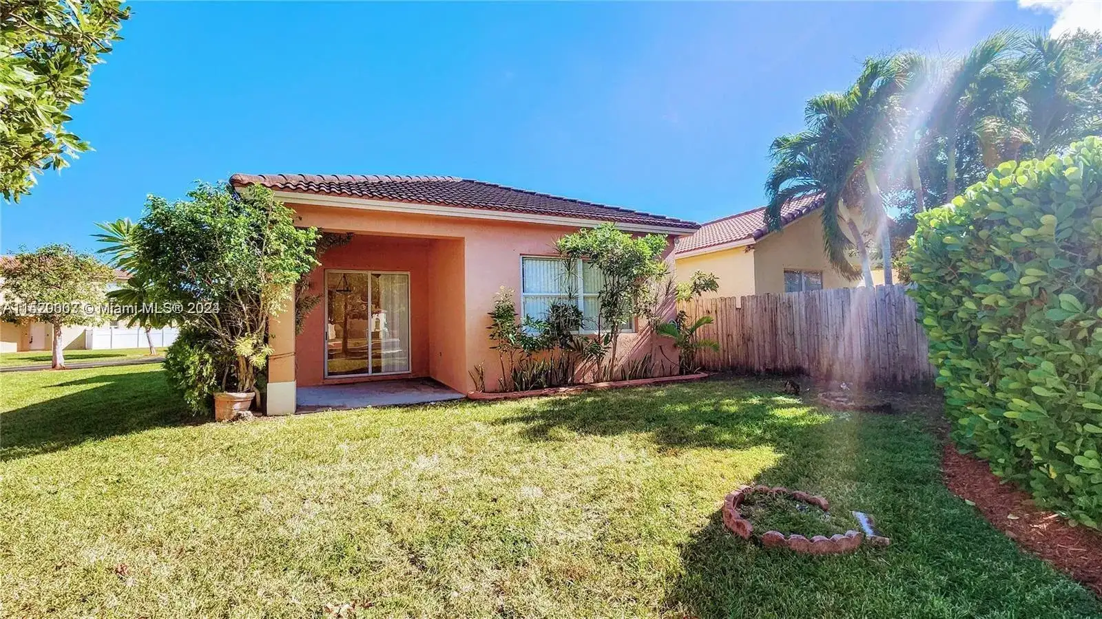 2326 NE 37th Rd, Homestead FL 33033 photo 2