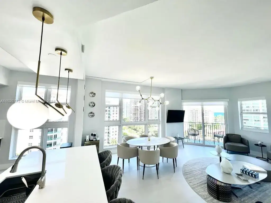 19900 E Country Club Dr, Aventura FL 33180 photo 2