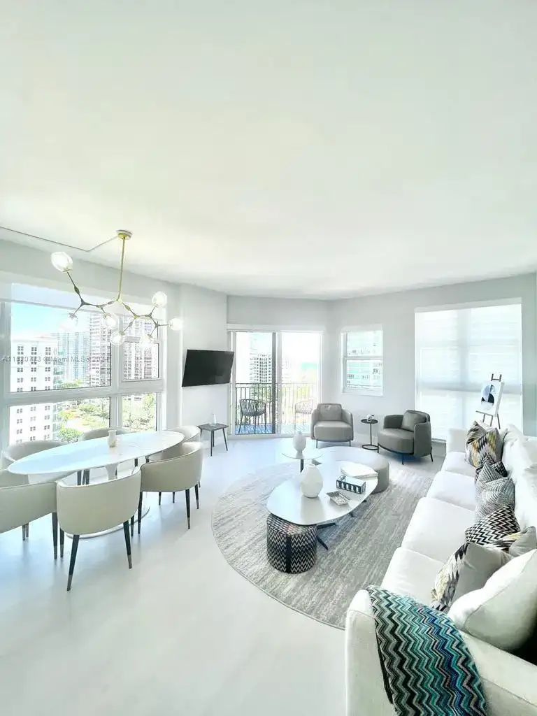 19900 E Country Club Dr, Aventura FL 33180 photo 5