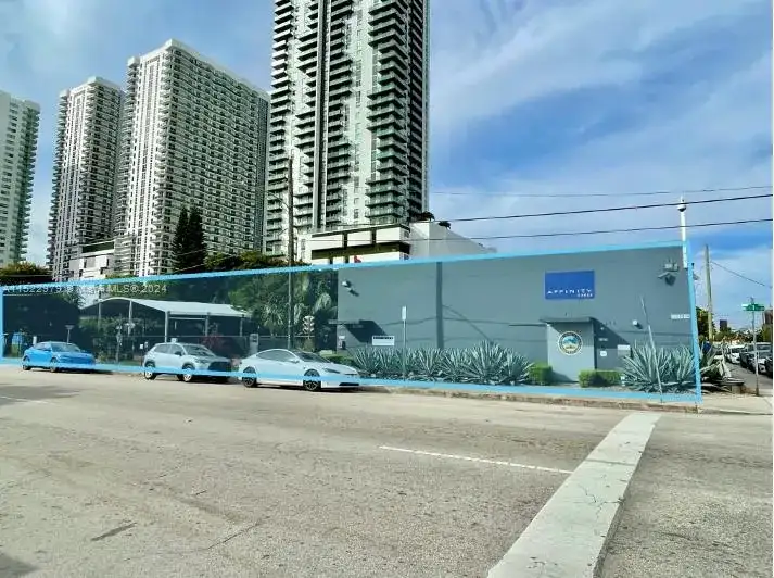 1542 NE 1st AVE, Miami FL 33132 photo 3