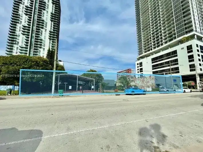 1542 NE 1st AVE, Miami FL 33132 photo 4