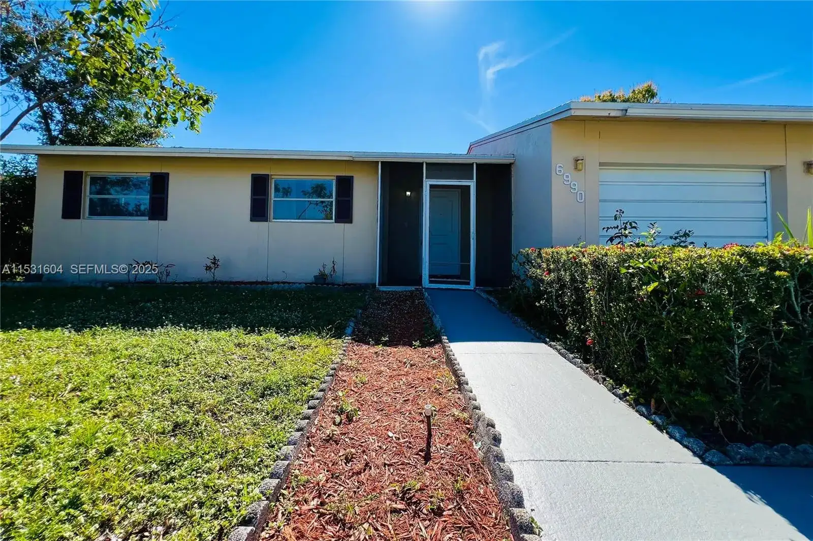 6990 SW 1st St, Margate FL 33068 photo 2