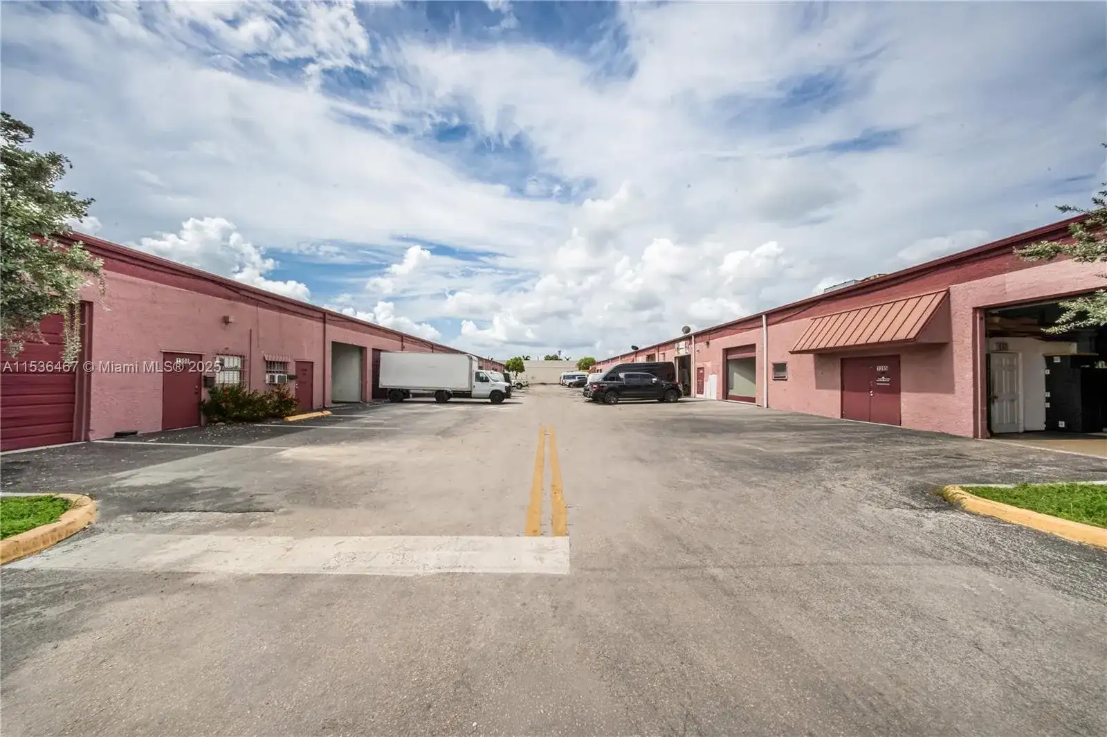 1375 NW 65TH AV, Plantation FL 33313 photo 2