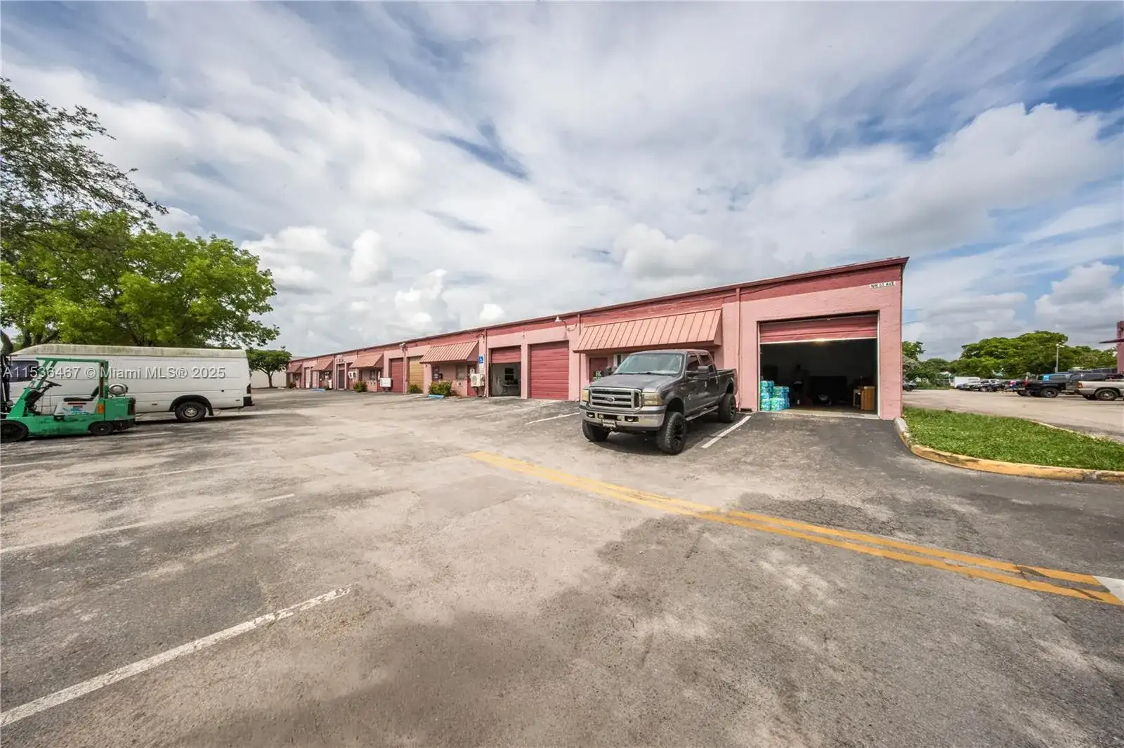 1375 NW 65TH AV, Plantation FL 33313 photo 4