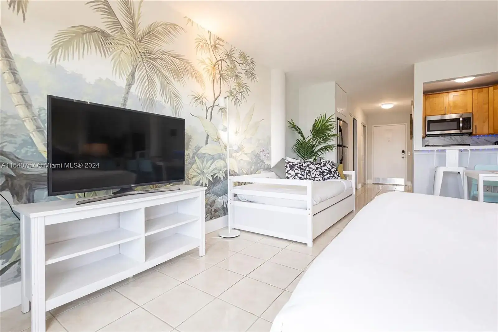7904 West Dr # 304, North Bay Village FL 33141 photo 5