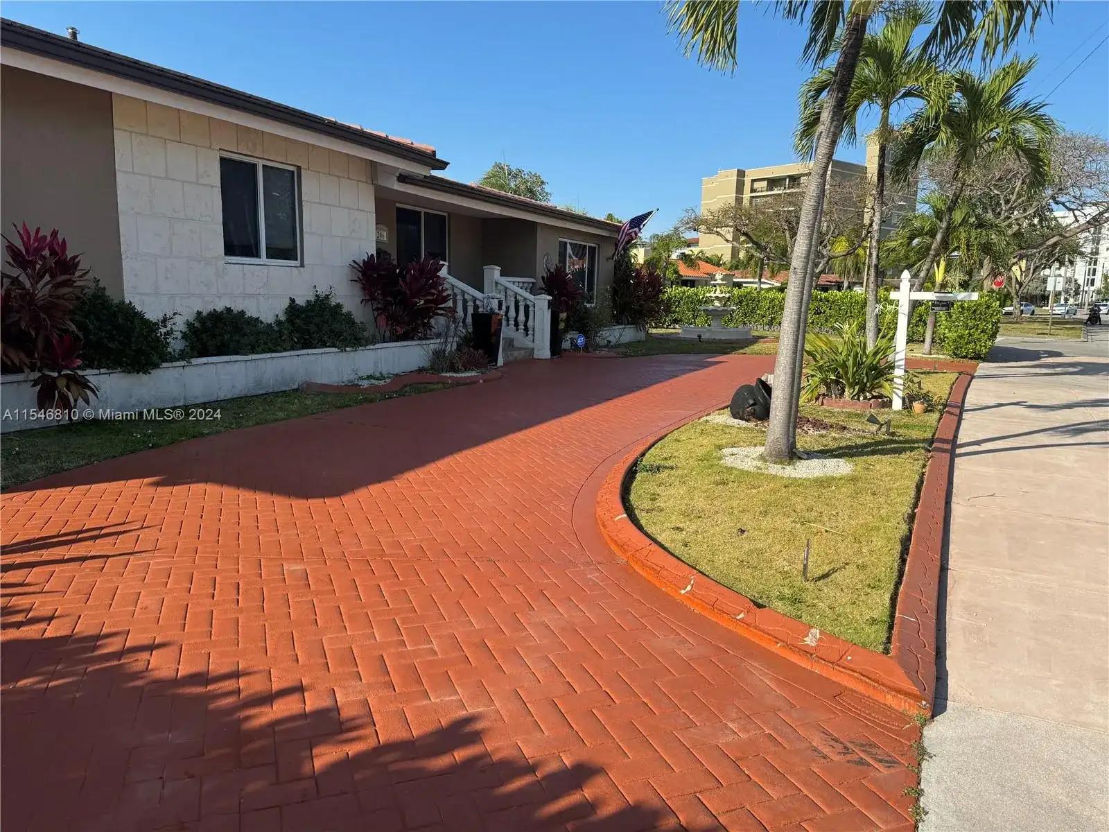 206 Ponce De Leon Blvd, Coral Gables FL 33134 photo 2