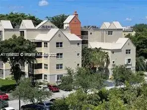 8255 Lake Dr # 204, Doral FL 33166 photo 2