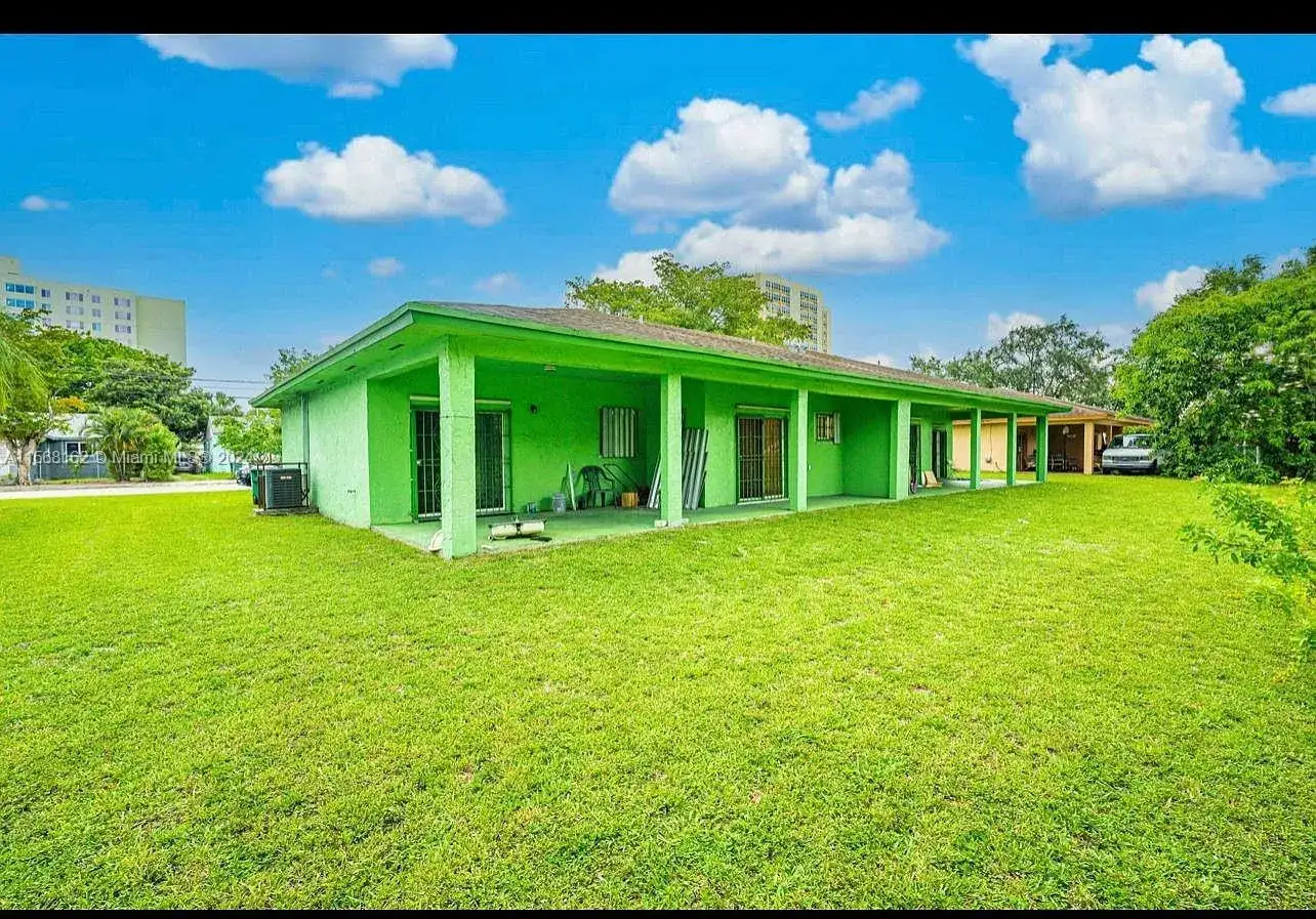 2320 NW 52nd St, Miami FL 33142 photo 2