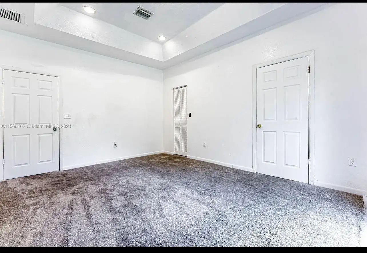 2320 NW 52nd St, Miami FL 33142 photo 4