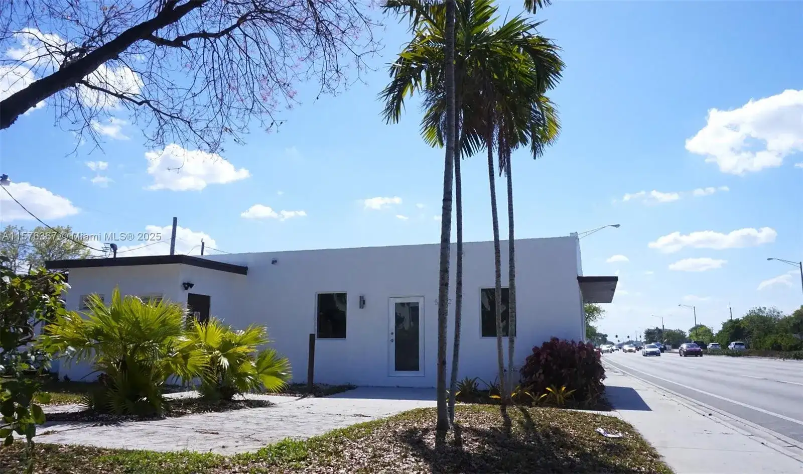 5232 Pembroke Rd, West Park FL 33021 photo 2