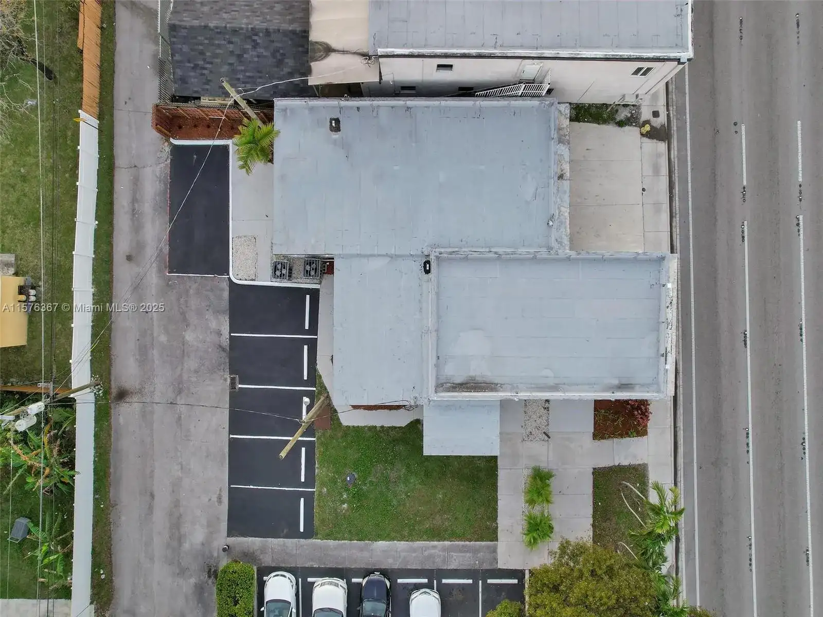 5232 Pembroke Rd, West Park FL 33021 photo 4